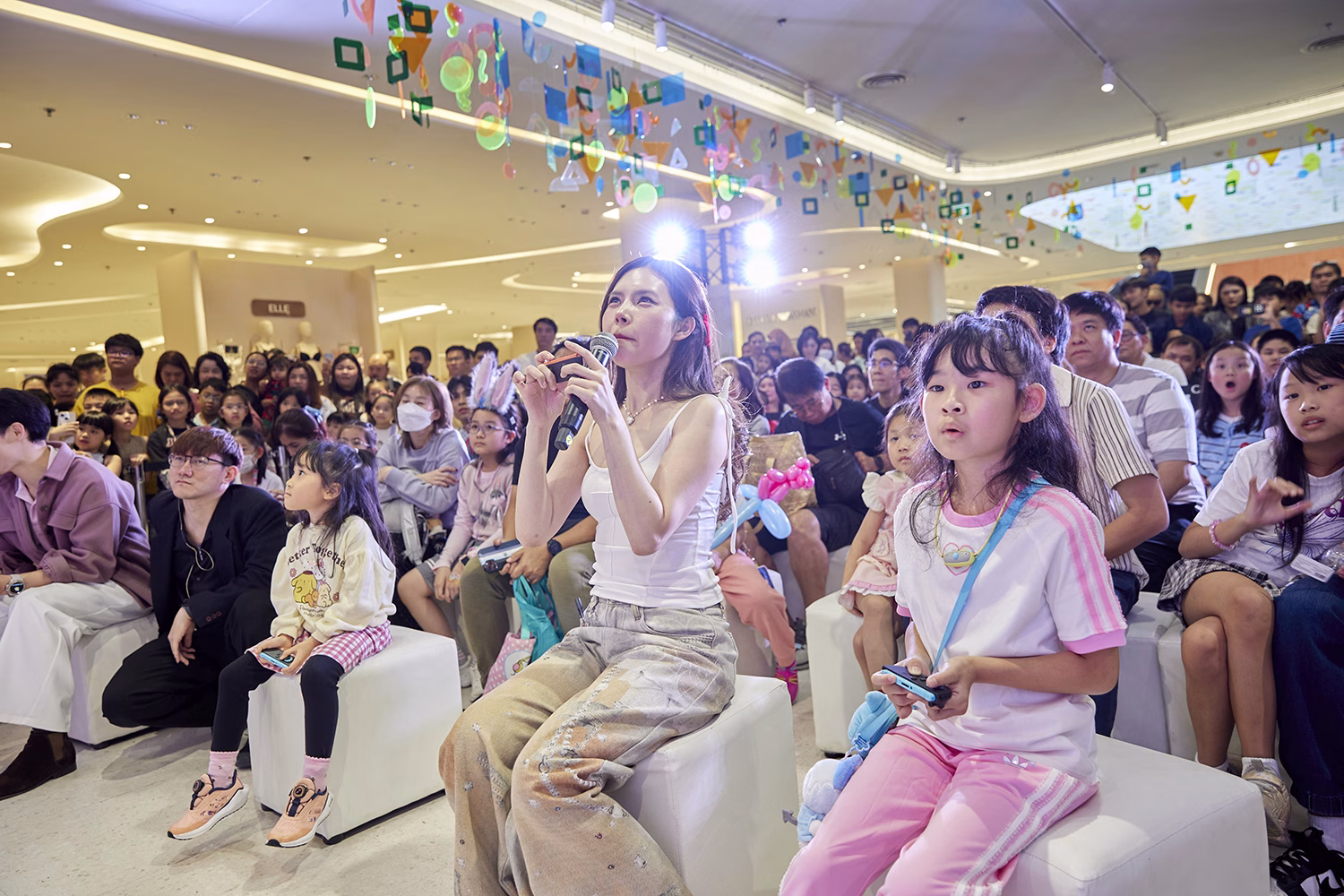 ห้างเซ็นทรัล ในเครือเซ็นทรัล รีเทล ฉลองใหญ่วันเด็กแห่งชาติ ชวน “น้องแสนดี น้องณิริน” นำทีมโมเดลเด็กเดบิวต์บนรันเวย์แฟชั่นในงาน “central Children’s Day 2026”