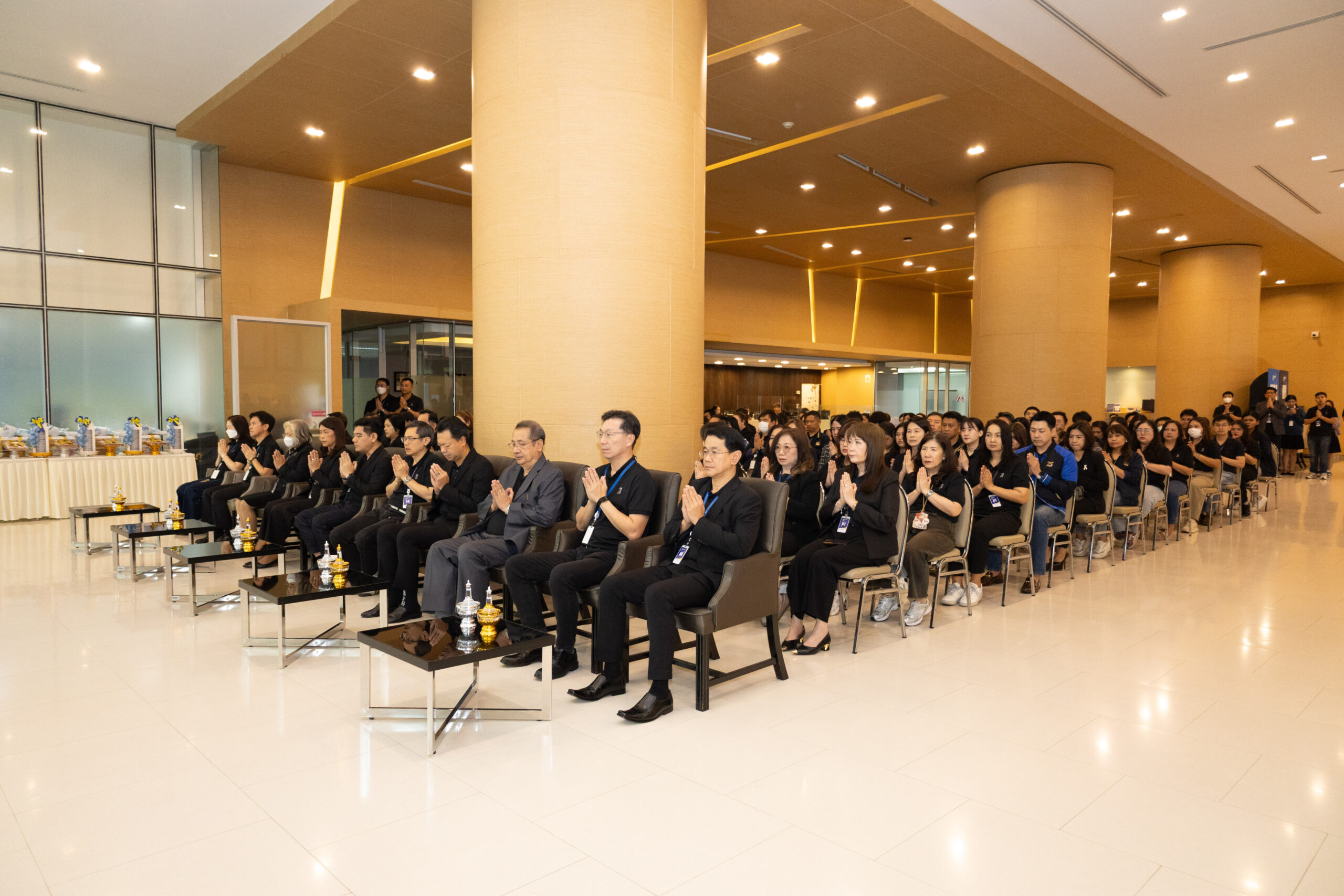 ธ สถิตในดวงใจตราบนิจนิรันดร์ น้อมรำลึกในพระมหากรุณาธิคุณ Bam จัดพิธีบำเพ็ญกุศล “ในวาระครบรอบ 100 วัน (สตมวาร) แห่งการสวรรคต” อุทิศถวายเป็นพระราชกุศลแด่ “สมเด็จพระบรมราชชนนีพันปีหลวง”