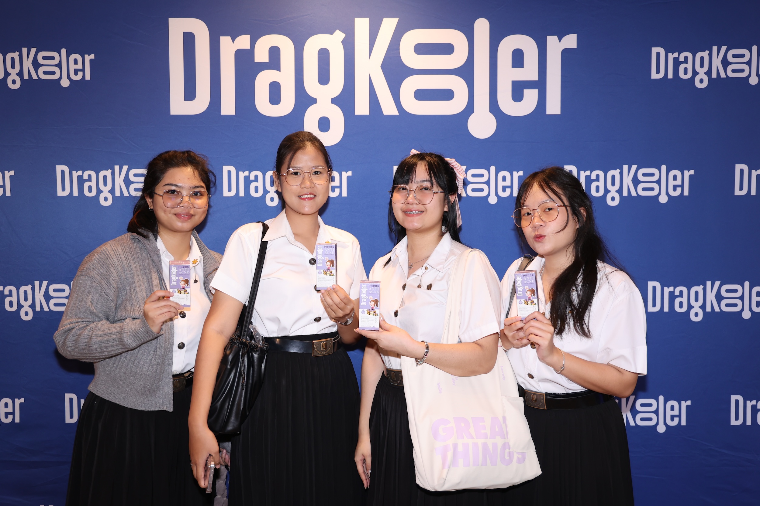 “dragkooler” ต่อยอดความสำเร็จ ผนึกกำลัง “สสอท.” บุกตลาดสกินแคร์แสนล้าน เปิดตัวแคมเปญ “young Grow ได้อีก Contest นวัตกรรมดี..แข่งทำคลิปก็แค่เรื่องสิวสิว” ดึง Gen Z ปั้นคอนเทนต์ “เจลเย็นลูกพรุนแต้มสิว..เรื่องสิวก็แค่สิวๆ” ชูนวัตกรรมธรรมชาติที่ “อ่อนโยน..แต่เอาอยู่”