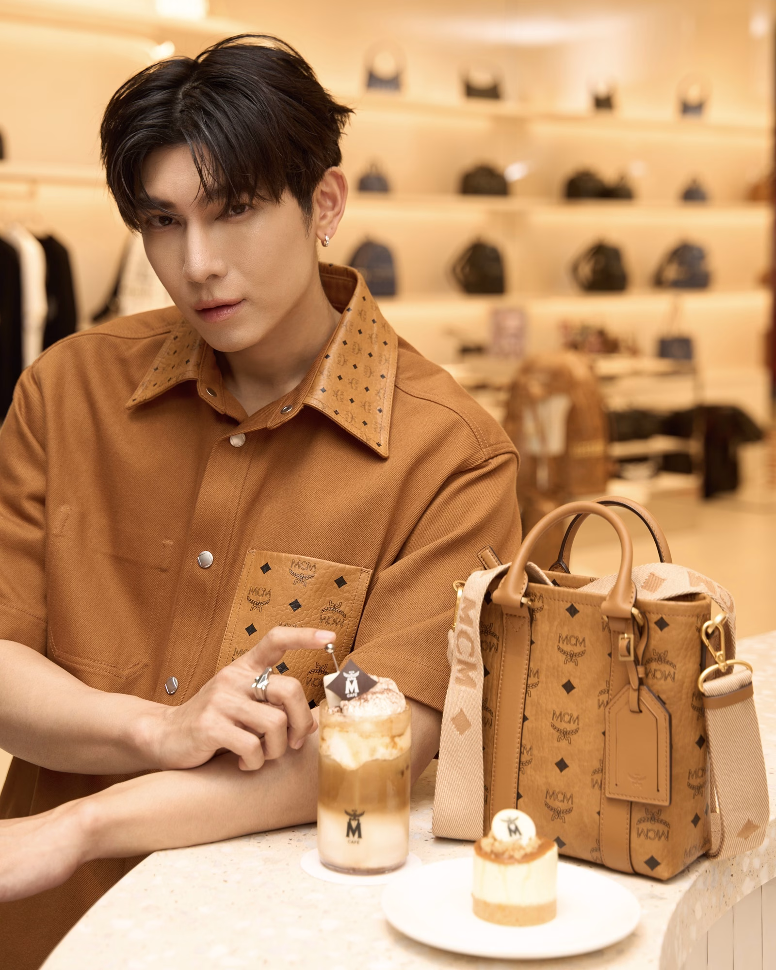 Mcm พลิกโฉมประสบการณ์ช้อปปิ้ง ด้วย Flagship Store และ Café ดีไซน์ Bauhaus ณ Emquartier