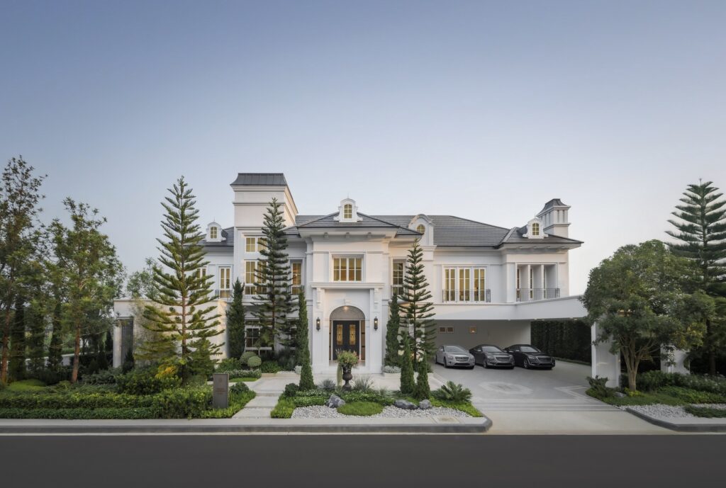 บริษัท แลนด์ แอนด์ เฮ้าส์ จำกัด (มหาชน) เปิดแผนธุรกิจปี 2569 ตั้งเป้าหมายยอดขาย (bookings) 15,000 ล้านบาท และยอดโอนกรรมสิทธิ์ 17,000 ล้านบาท ส่วนรายได้จากอสังหาริมทรัพย์เพื่อเช่า ตั้งเป้าหมายไว้ที่ 9,900 ล้านบาท