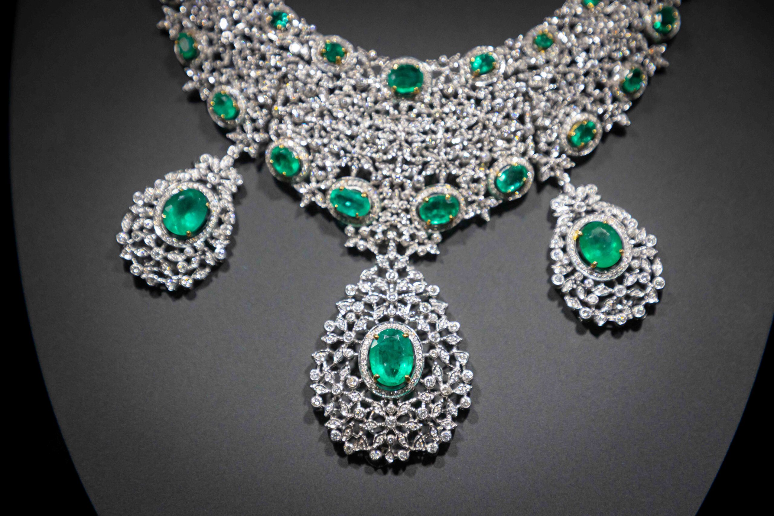 จิวเวลรี่เทรดเซ็นเตอร์ จัดใหญ่ East Meet West Jewelry Exhibition นิทรรศการเครื่องประดับชิ้นประวัติศาสตร์จากโลกตะวันออกและตะวันตก