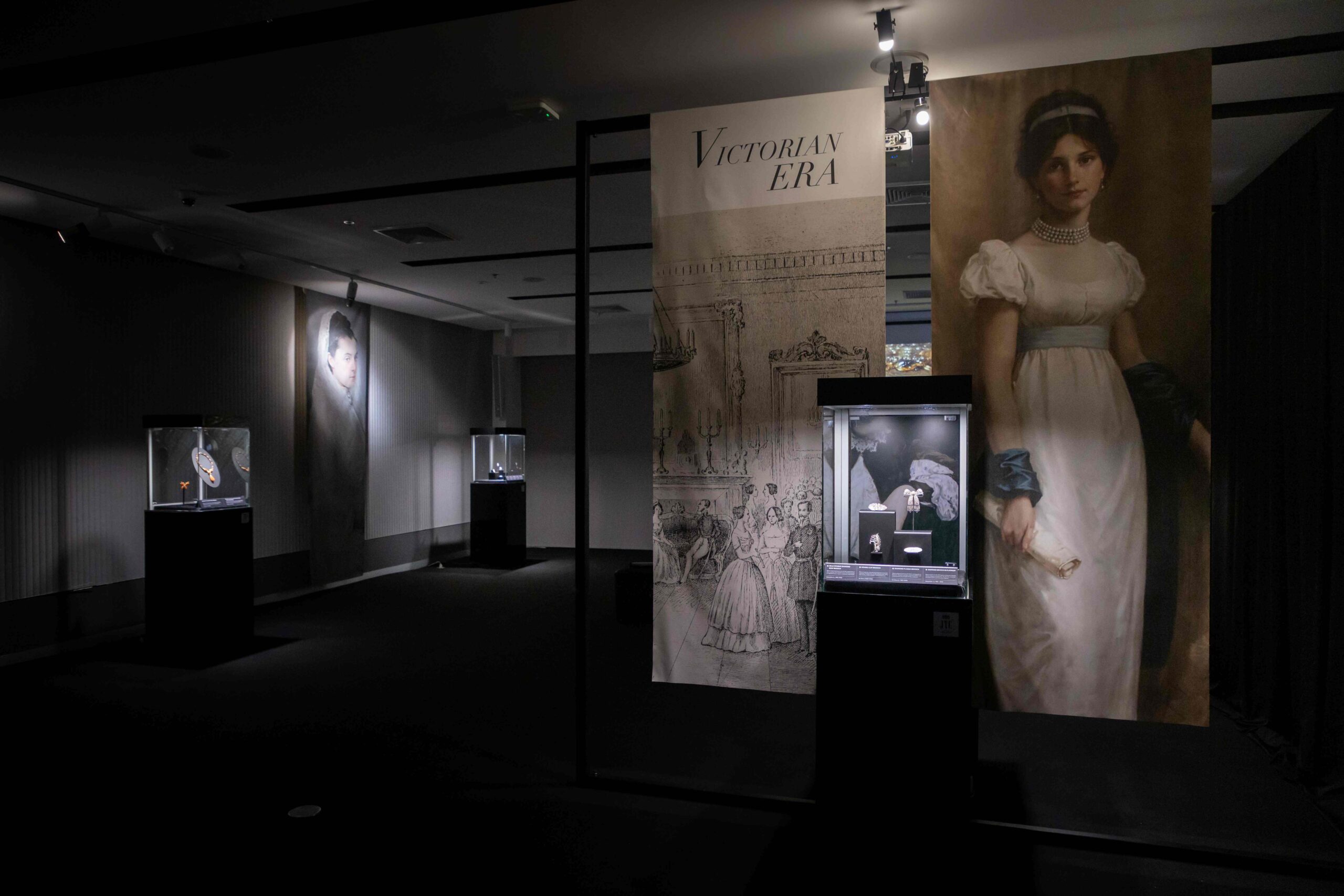 จิวเวลรี่เทรดเซ็นเตอร์ จัดใหญ่ East Meet West Jewelry Exhibition นิทรรศการเครื่องประดับชิ้นประวัติศาสตร์จากโลกตะวันออกและตะวันตก