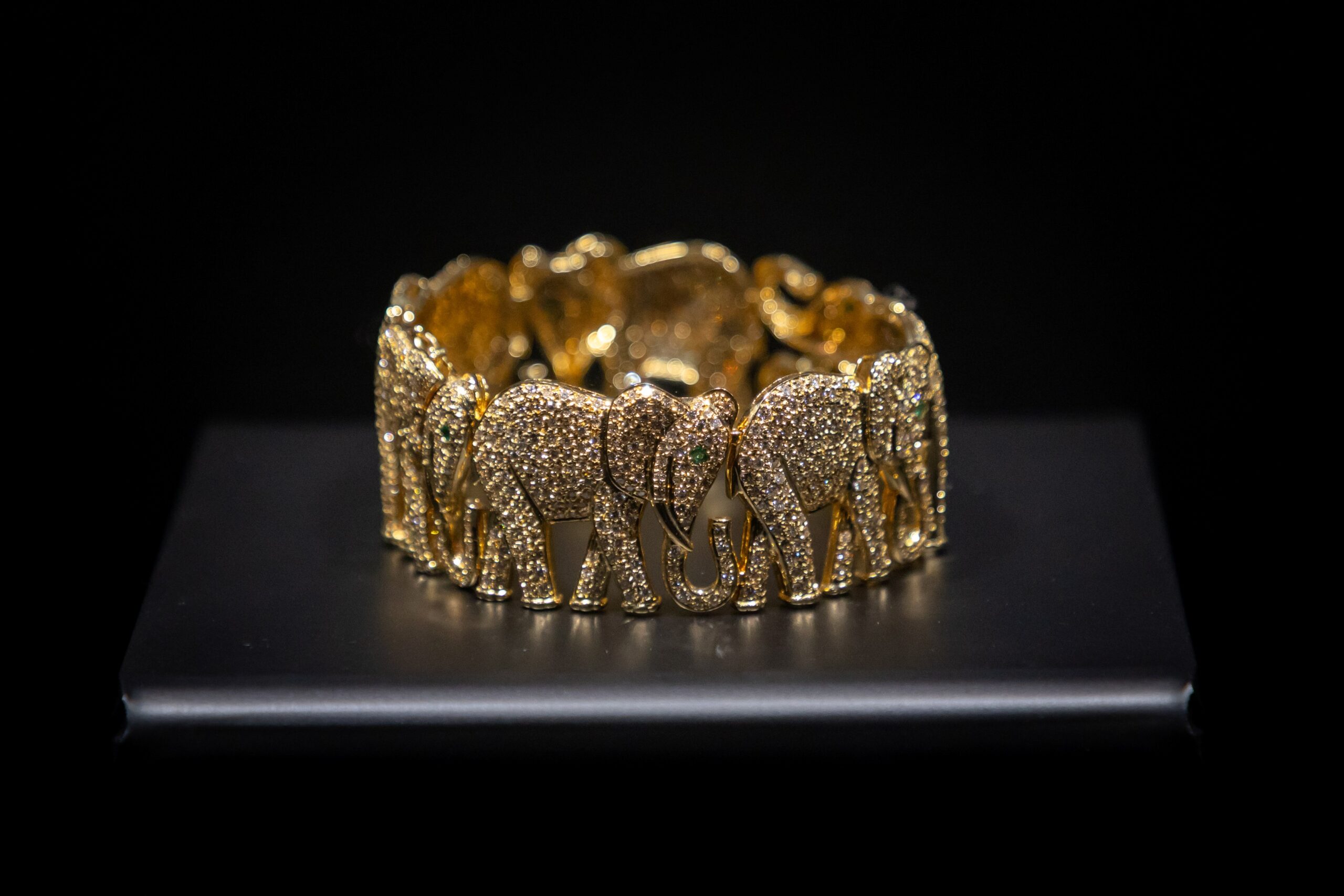 จิวเวลรี่เทรดเซ็นเตอร์ จัดใหญ่ East Meet West Jewelry Exhibition นิทรรศการเครื่องประดับชิ้นประวัติศาสตร์จากโลกตะวันออกและตะวันตก