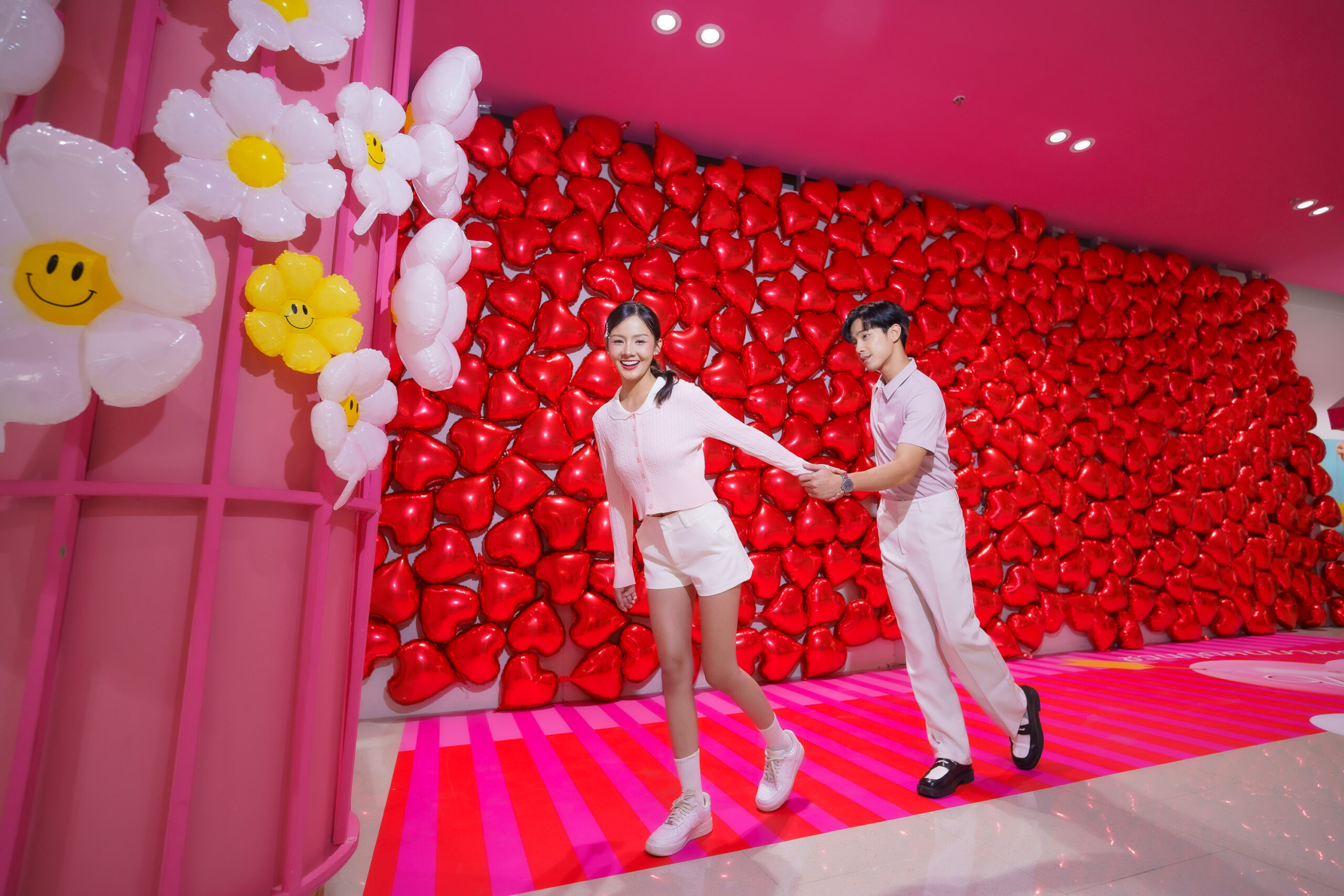 โรบินสันไลฟ์สไตล์ ชวนมาบอกรัก ต้อนรับเทศกาลวาเลนไทน์ เติมทุกโมเมนต์ความเลิฟ ครบทั้ง ช้อป ชิม แชะ เช็กอิน ที่โรบินสันไลฟ์สไตล์ทุกสาขาทั่วประเทศ