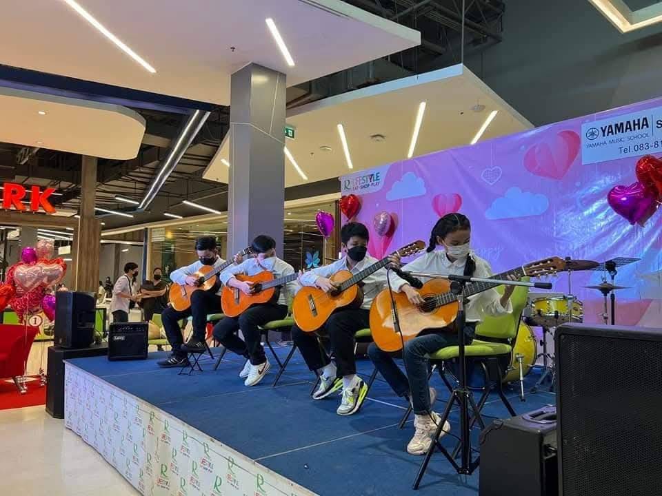 โรบินสันไลฟ์สไตล์ ชวนมาบอกรัก ต้อนรับเทศกาลวาเลนไทน์ เติมทุกโมเมนต์ความเลิฟ ครบทั้ง ช้อป ชิม แชะ เช็กอิน ที่โรบินสันไลฟ์สไตล์ทุกสาขาทั่วประเทศ