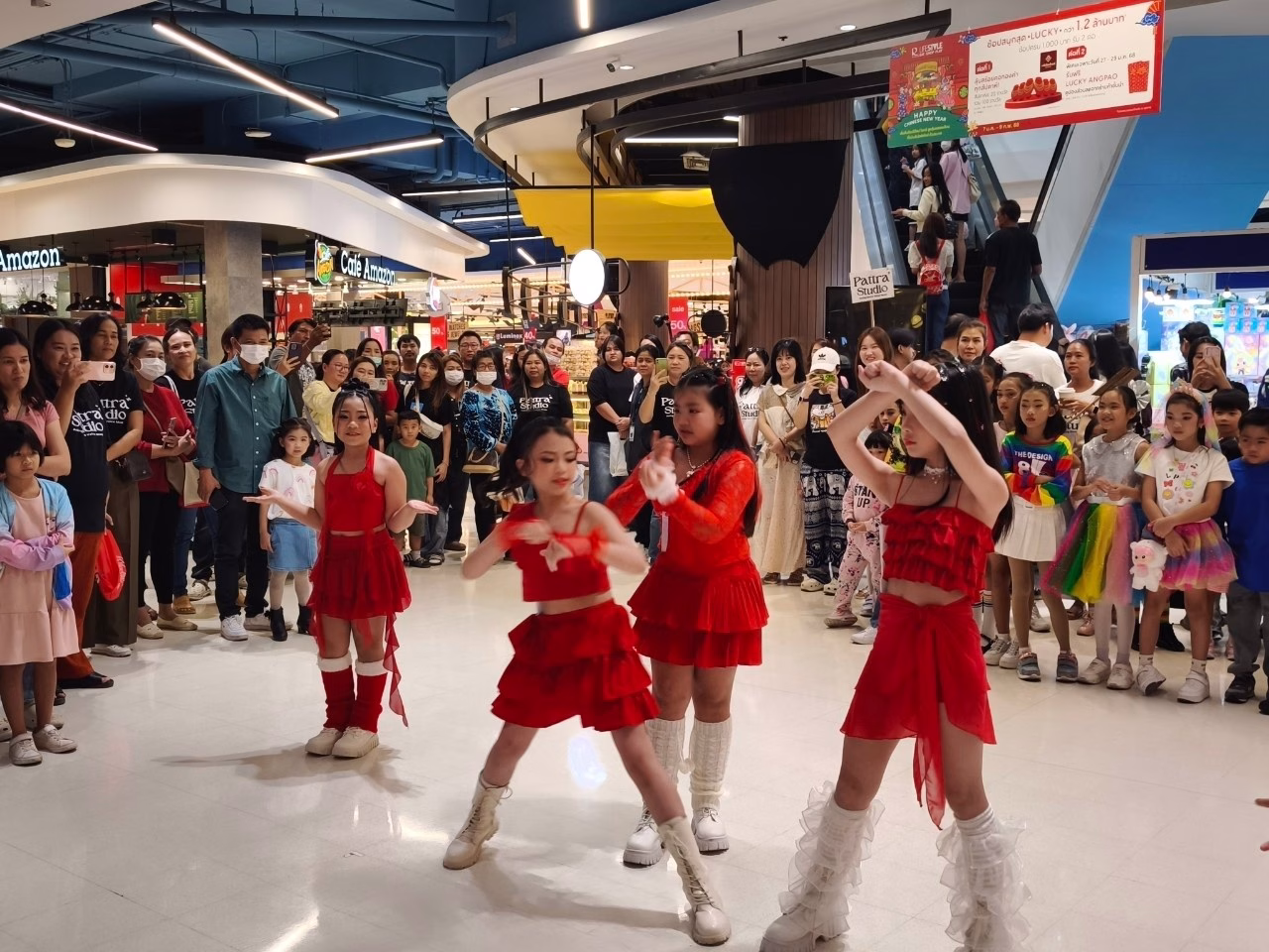 โรบินสันไลฟ์สไตล์ ชวนมาบอกรัก ต้อนรับเทศกาลวาเลนไทน์ เติมทุกโมเมนต์ความเลิฟ ครบทั้ง ช้อป ชิม แชะ เช็กอิน ที่โรบินสันไลฟ์สไตล์ทุกสาขาทั่วประเทศ