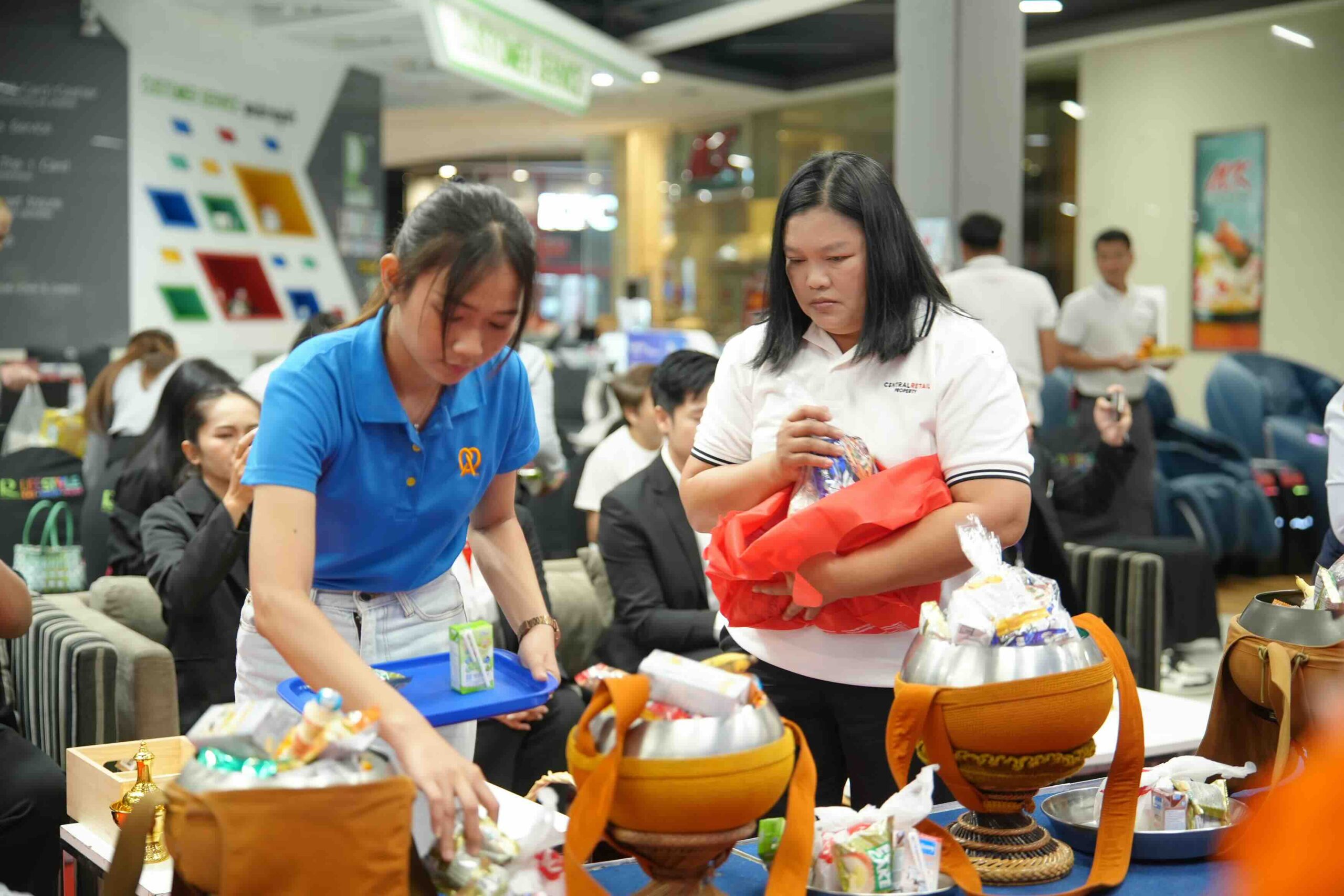 ศูนย์การค้าโรบินสันไลฟ์สไตล์ทั่วประเทศ จัดพิธีบำเพ็ญกุศล (๑๐๐ วัน) อุทิศถวายเป็นพระราชกุศล แด่สมเด็จพระนางเจ้าสิริกิติ์ พระบรมราชินีนาถ พระบรมราชชนนีพันปีหลวง