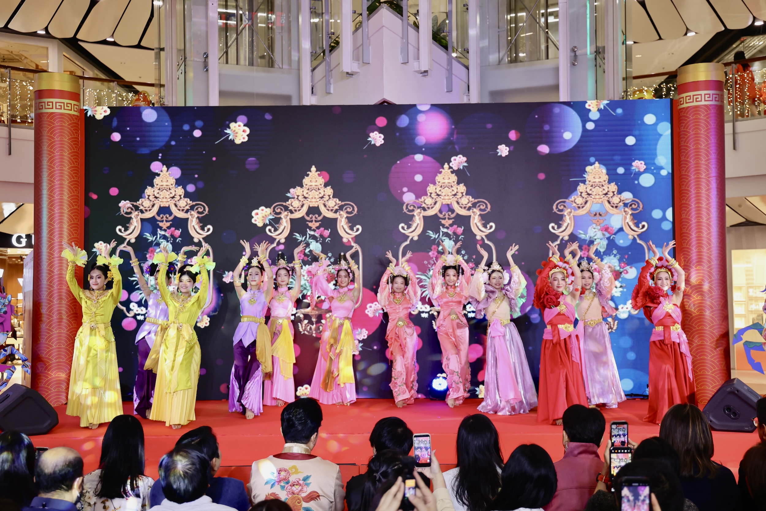 เริ่มศักราชใหม่ด้วยความเฮง ห้างเซ็นทรัล ในเครือเซ็นทรัล รีเทล เปิดแคมเปญฉลองใหญ่ตรุษจีน “the Great Chinese New Year 2026” เสิร์ฟกิจกรรม เสริมสิริมงคล พลังแห่งความโชคดี รับปีม้าไฟ