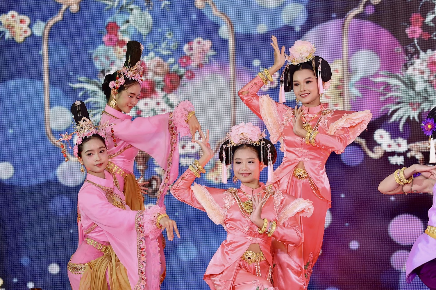 เริ่มศักราชใหม่ด้วยความเฮง ห้างเซ็นทรัล ในเครือเซ็นทรัล รีเทล เปิดแคมเปญฉลองใหญ่ตรุษจีน “the Great Chinese New Year 2026” เสิร์ฟกิจกรรม เสริมสิริมงคล พลังแห่งความโชคดี รับปีม้าไฟ