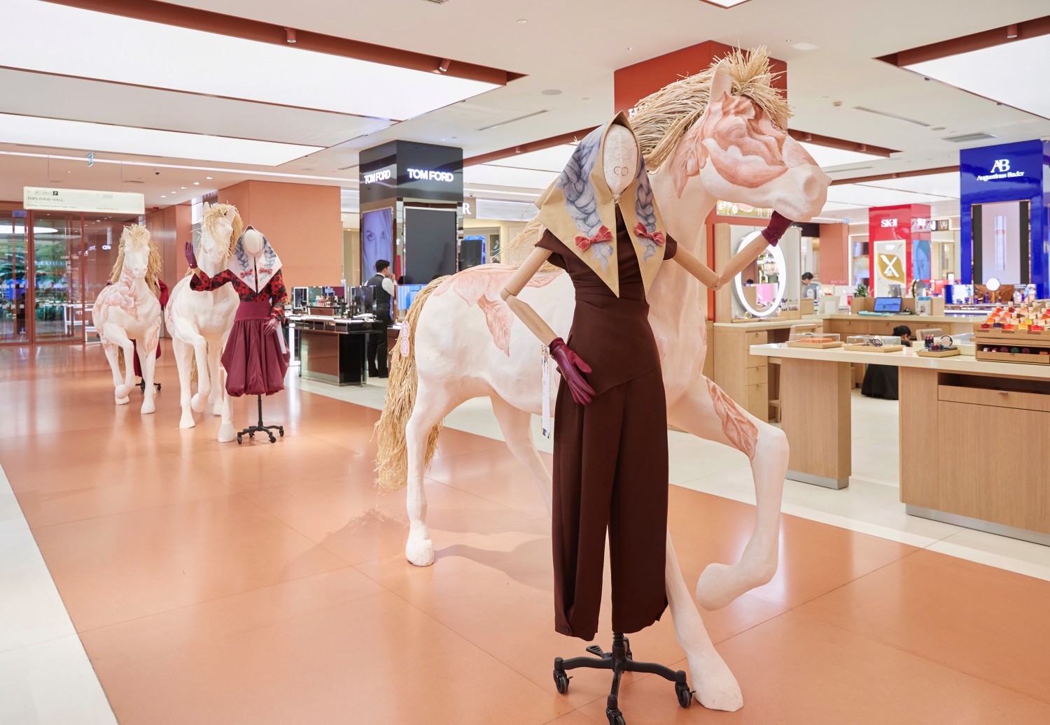 กลุ่มห้างสรรพสินค้าเซ็นทรัล ในเครือเซ็นทรัล รีเทล ผนึกบิ๊กพาร์ทเนอร์จีน ส่งแคมเปญตรุษจีน ชูกิมมิก ‘เซียมซียักษ์’ เสริมมงคลรับปีม้าไฟ ปูพรมรับนักท่องเที่ยวจากทั่วโลก