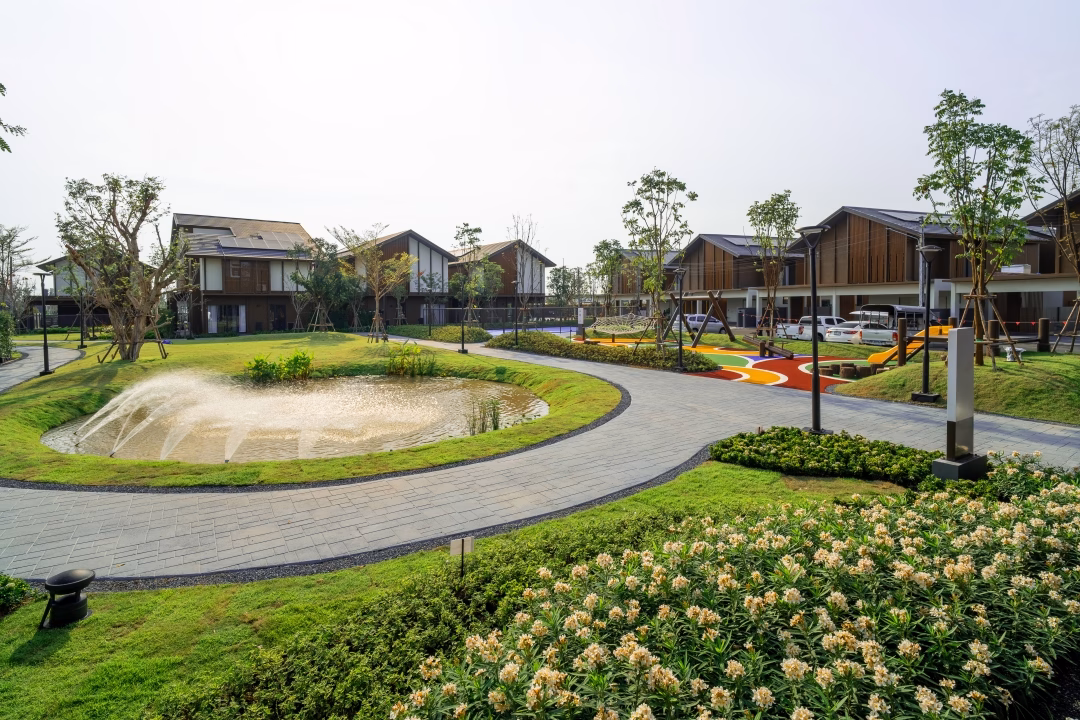 ดี–แลนด์ กรุ๊ป เปิดตัว “essentia Rama 2” บ้านเดี่ยวพรีเมียม มูลค่ากว่า 2 พันล้านบาท ชูแนวคิด “the Essence Of Life” ตอบโจทย์ผู้อยู่อาศัย ขับเคลื่อน “holistic Wellbeing” บนทำเลพระราม 2 ศักยภาพ Growth Corridor ใหม่ของกรุงเทพฯ ฝั่งตะวันตก