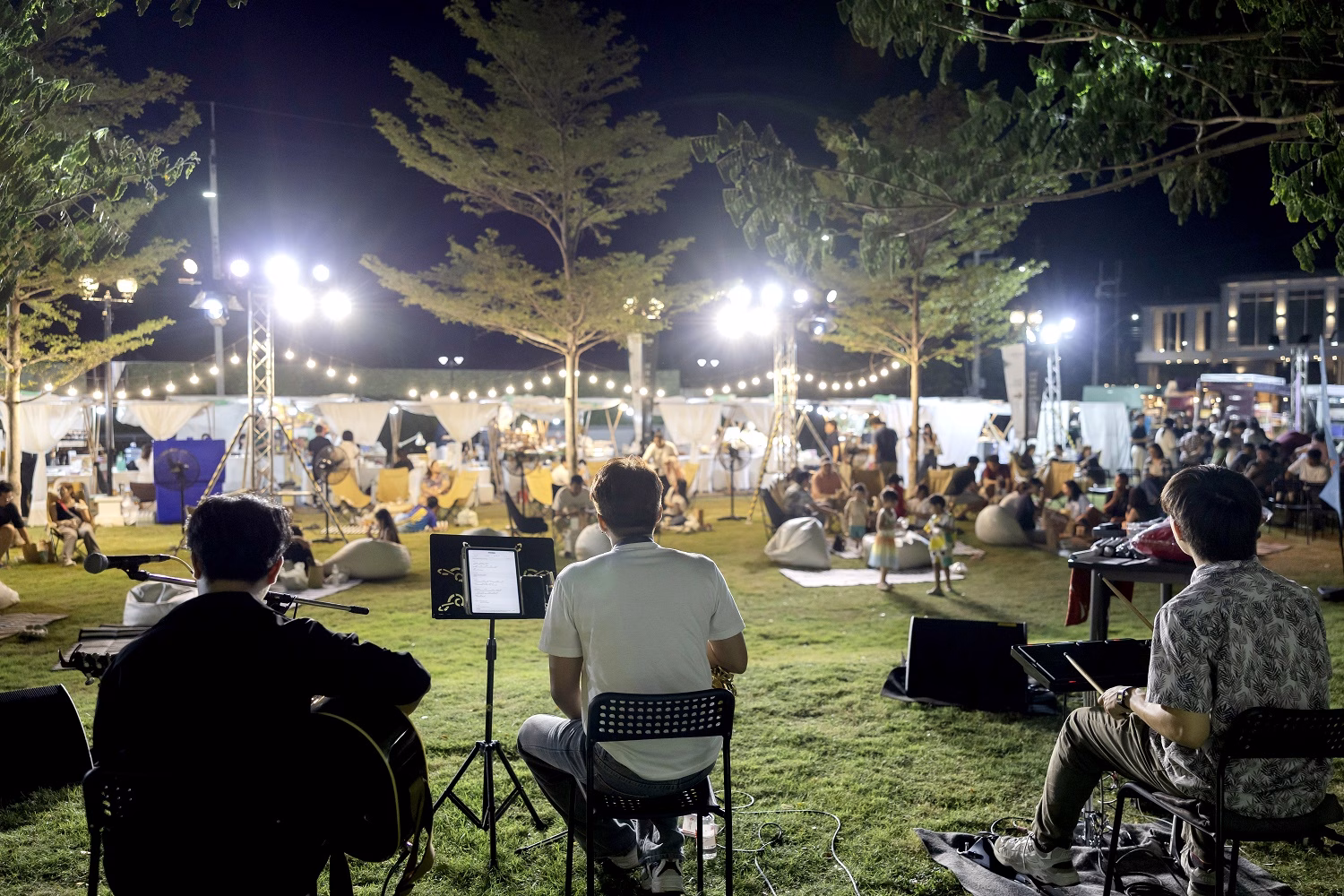 เฟรเซอร์ส พร็อพเพอร์ตี้ ประเทศไทย สร้างคอมมูนิตี้แห่งความสุขที่ยั่งยืน จัดงาน “street Market” ชวนลูกบ้านสัมผัสไลฟ์สไตล์มาร์เก็ตสุดชิค เติมเต็มความสุข เชื่อมต่อทุกเจเนอเรชั่น