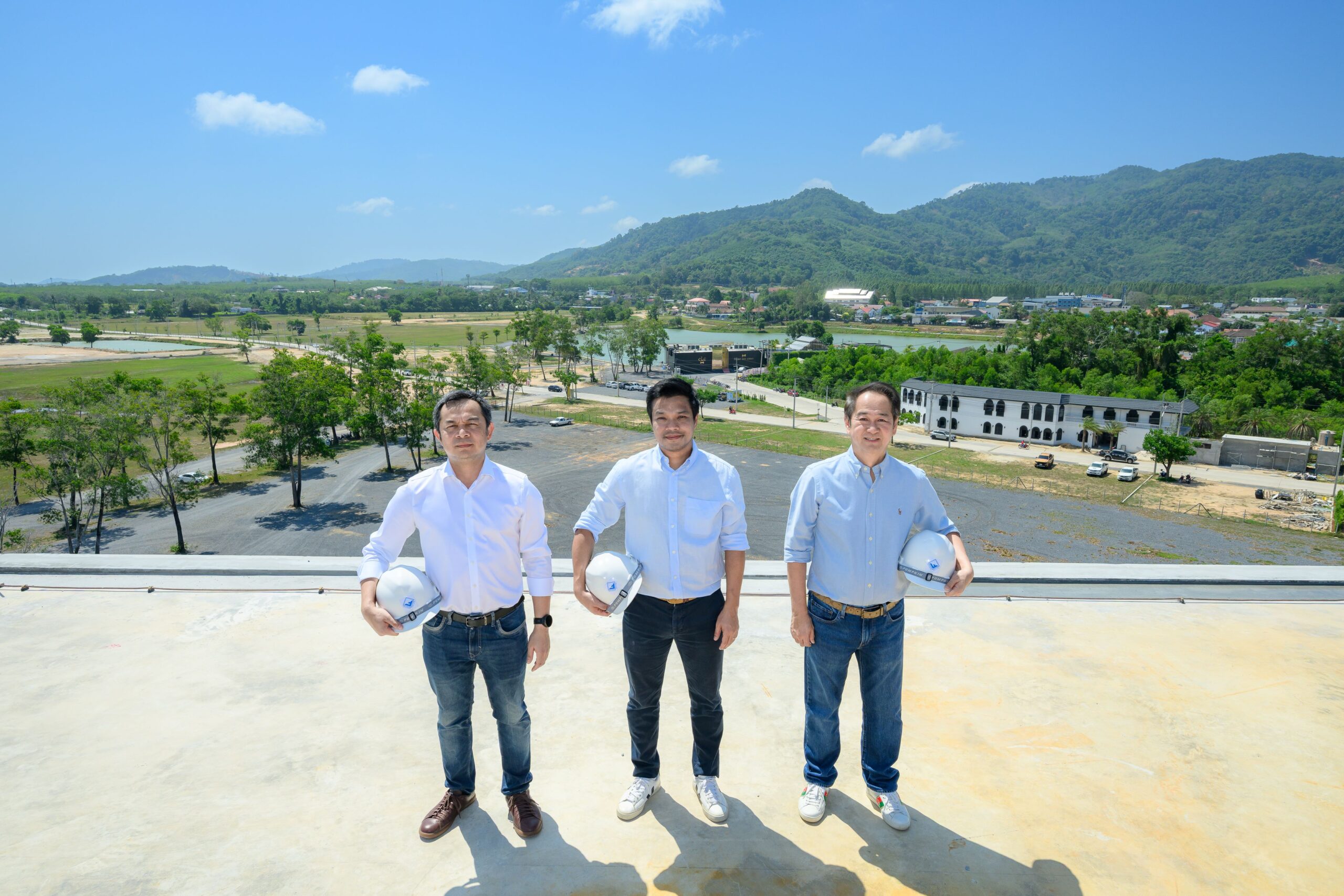 แสนสิริโชว์ “เดอะ เบส เชิงทะเล” ภูเก็ต ยอดขายพุ่งกว่า 95% การันตีคุณภาพ งานก่อสร้างคืบหน้า 80% ถึงชั้นสูงสุด (roof Top) มั่นใจพร้อมส่งมอบมาตรฐานแสนสิริในงาน Welcome Home พ.ค. นี้